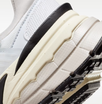 👟 Nike V2K Run Mujer Blanco Plateado 4