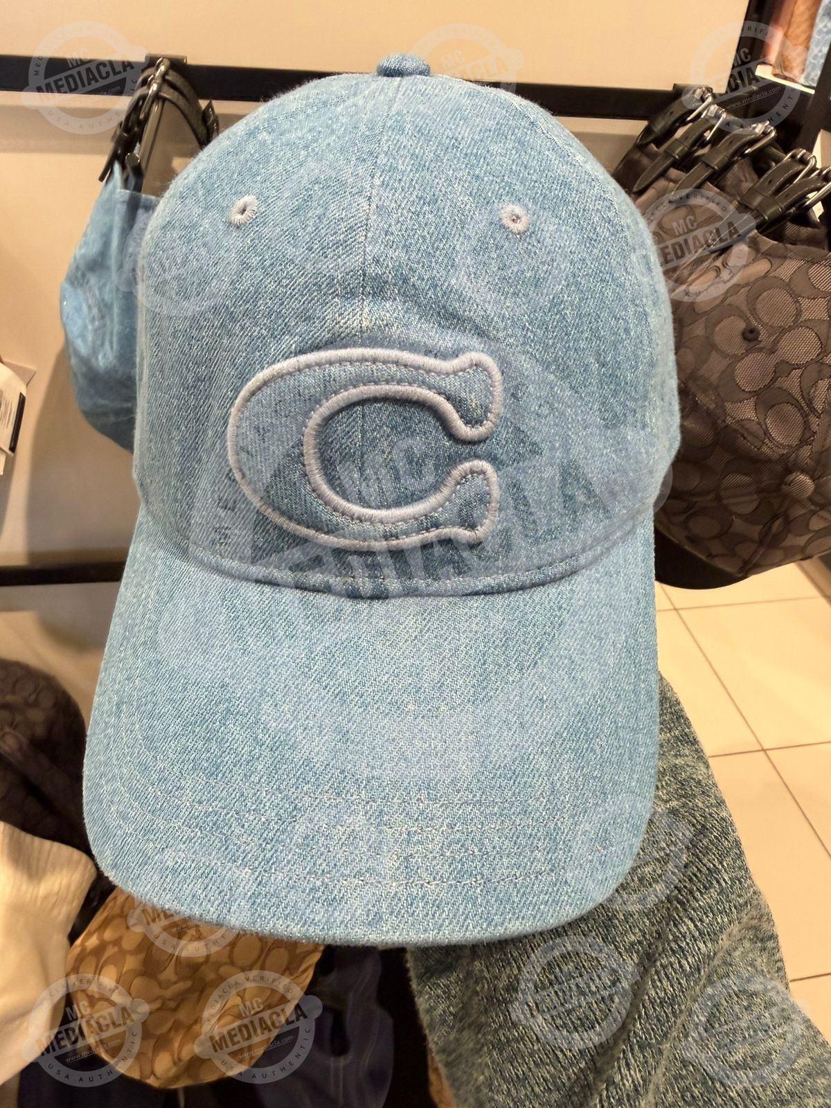 🧢 Gorra Coach Signature Patch Indigo – Estilo Premium USA 2