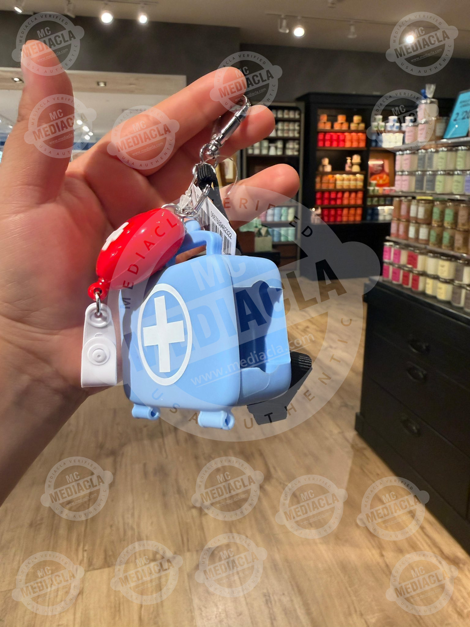🧴 Porta Gel Antibacterial Maleta Médica – Llavero Práctico 1