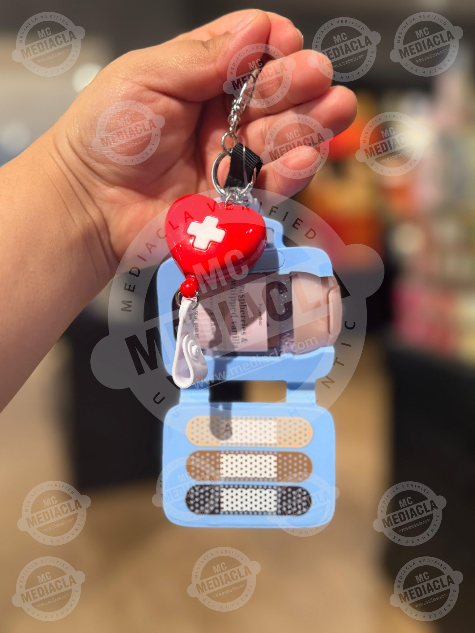 🧴 Porta Gel Antibacterial Maleta Médica – Llavero Práctico 2