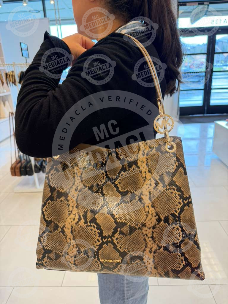 👜 Cartera Michael Kors Christina Large – Logo Signature 3