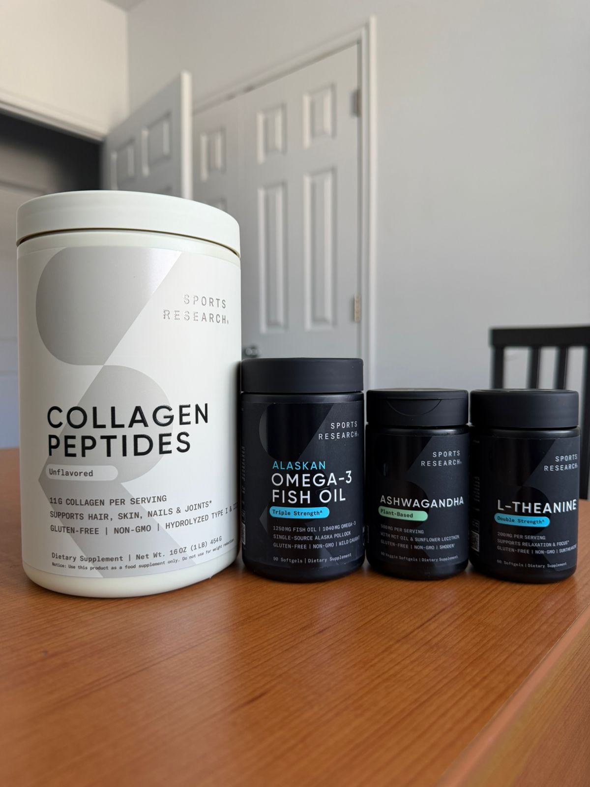 1 COLLAGEN PEPTIDES 11G | 1 ALASKAN OMEGA-3FISH OIL TRIPLE STRENGTH | 1 ASHWAGANDHA | 1 L-THEANINE TODOS DE LA MARCA SPORTS RESEARCH