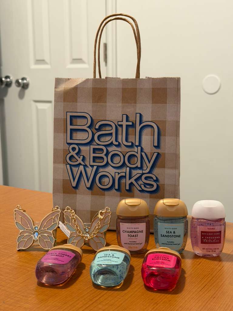 2 PORTA GELES MODELO MARIPOSA Y 6 GELES ANTIBACTERIALES