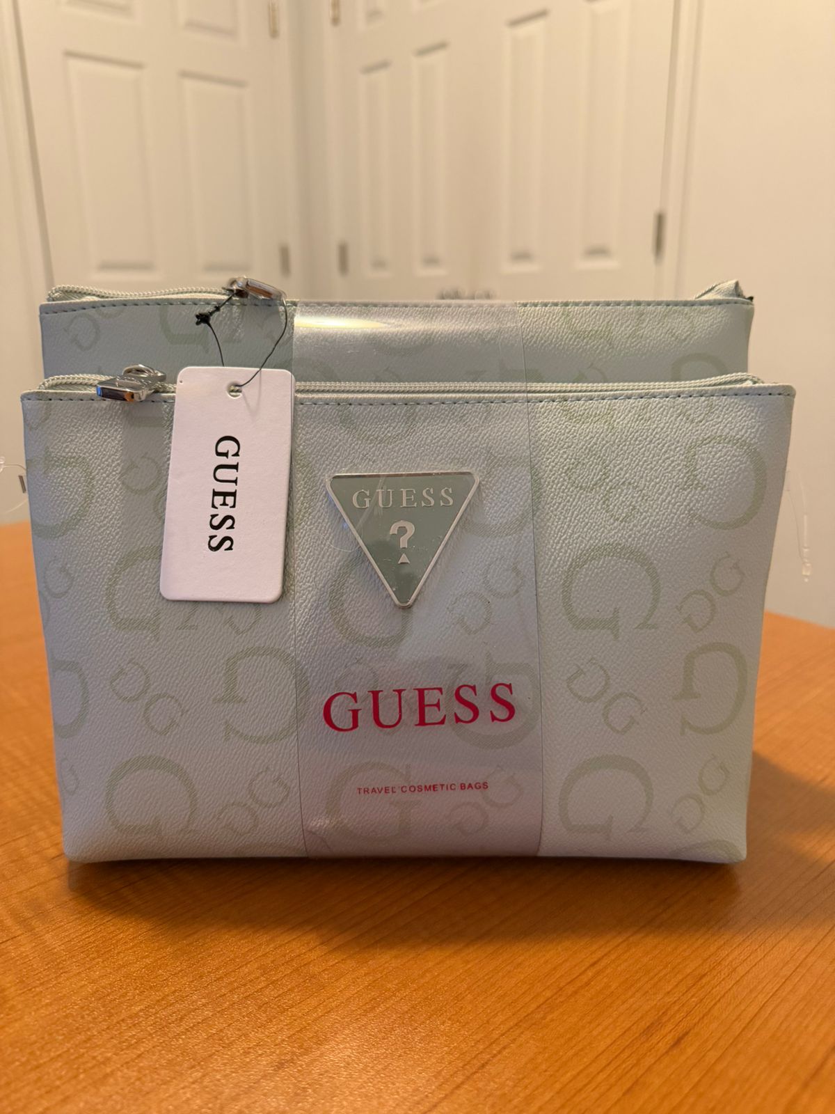 BOLSO PEQUEÑO PERSONAL MARCA GUESS COLOR MARLENA LMO