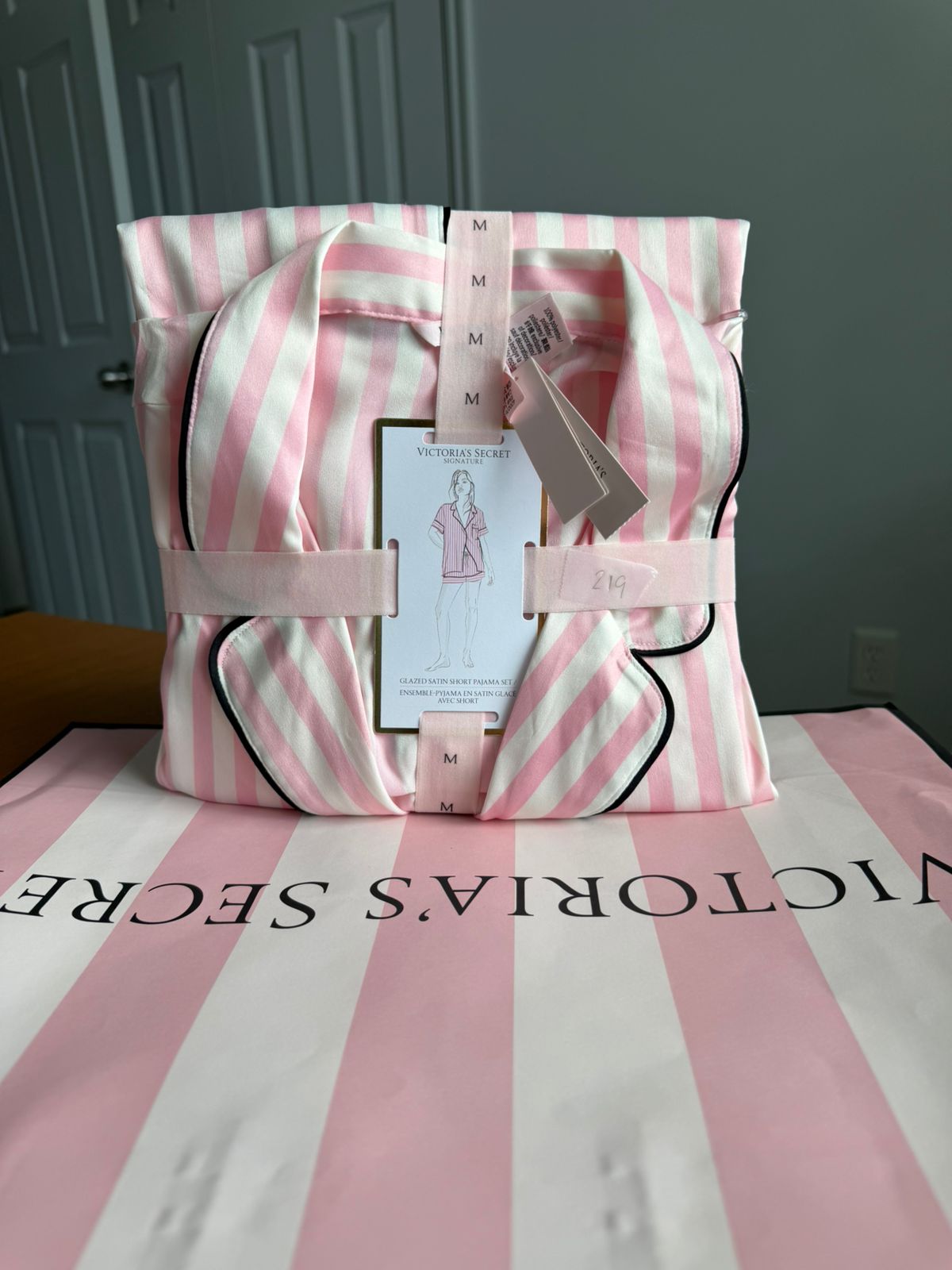 pijama victoria secret iconic talla M camisa mas short