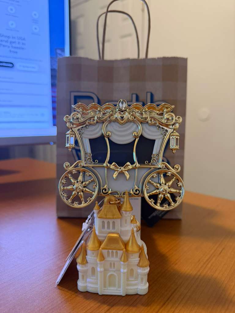 Disney Princess Carriage Projector Nightlight - Wallflowers Fragrance Plug + Bath Body Works Pocketbac Holder Castillo Disney luz led amarillo