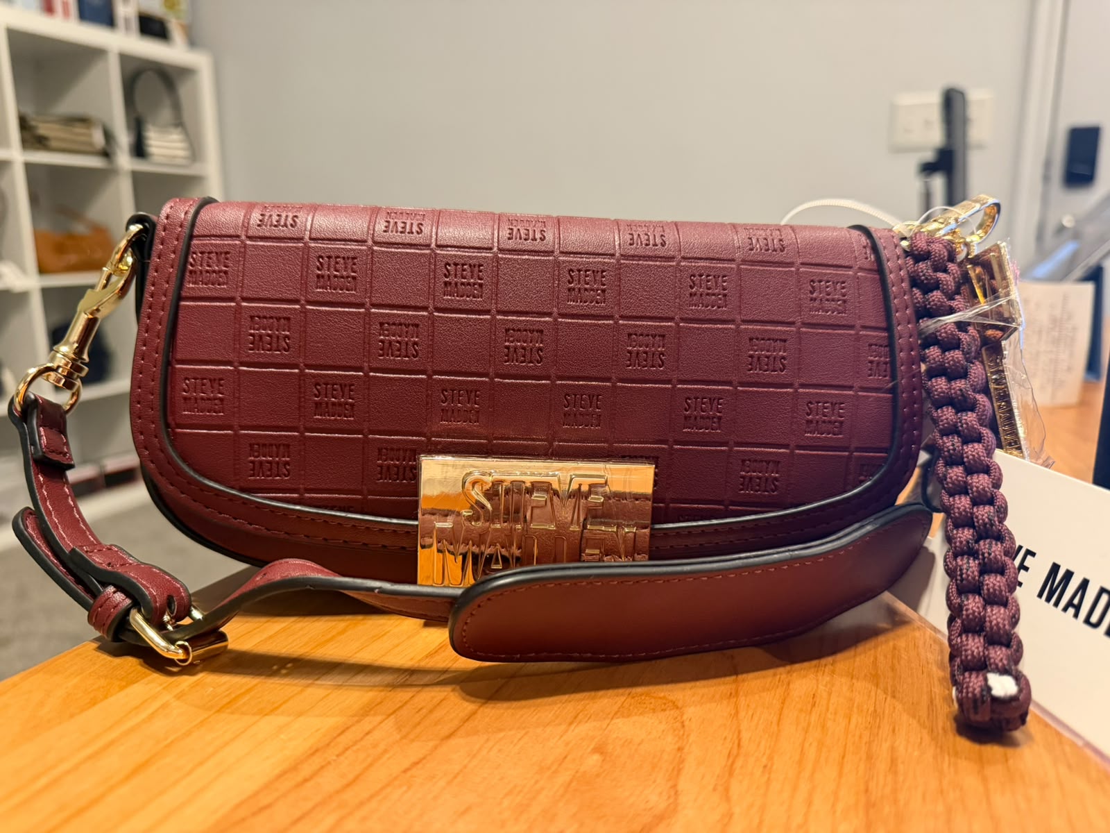 bolso steve madden color vino borian bloodsto