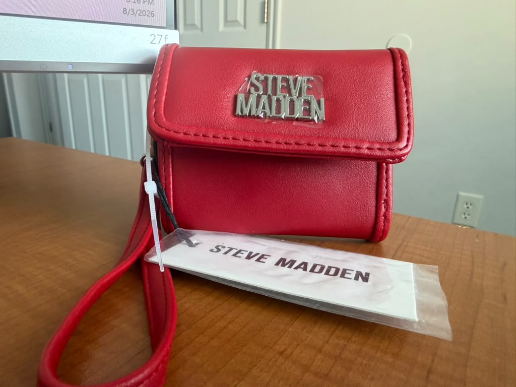 BILLETERA COLOR ROJO TRES CUERPOS STEVE MADDEN